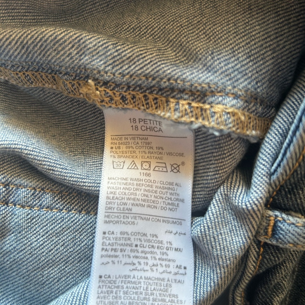 Old Navy Rockstar Super Skinny Jeans - Picture 9 of 9